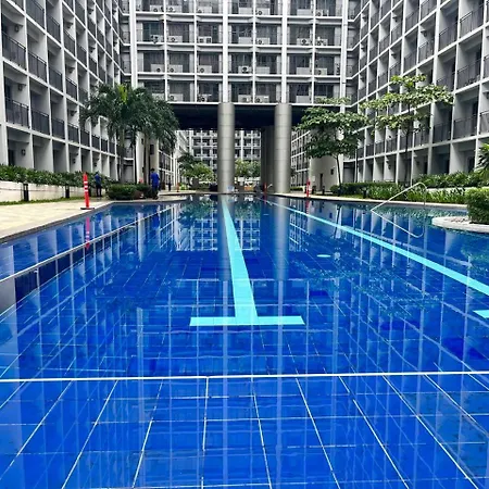 Cozy Apartment In Mall Of Asia